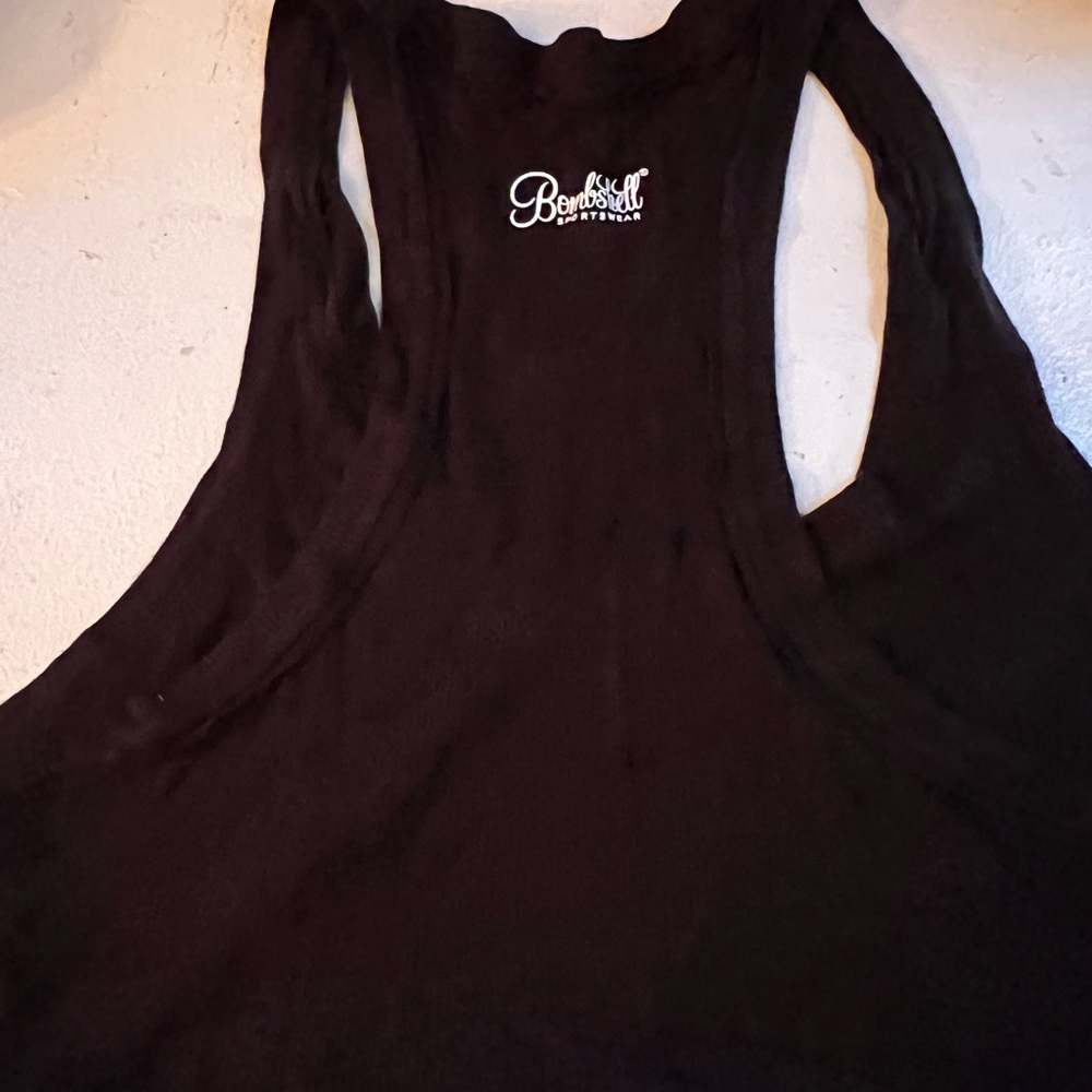 Bombshell sportswear crop top sixe S